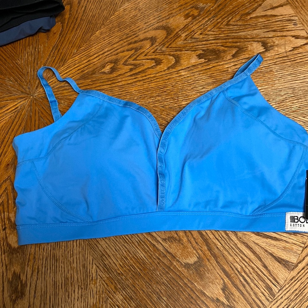 Cotton on NWT 12 deep V plunge removable pads adjustable strap sports bra